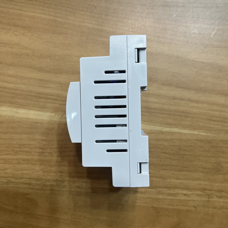 EVBAT00400 EVD battery module side view with ventilation slots