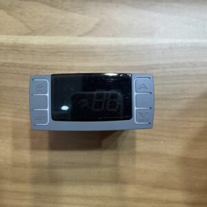 XR06CX-5N0C1 digital temperature controller front view