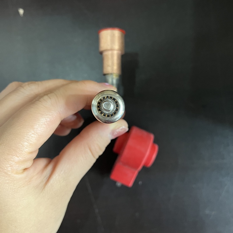 Close-up of valve head, showing valve port structure