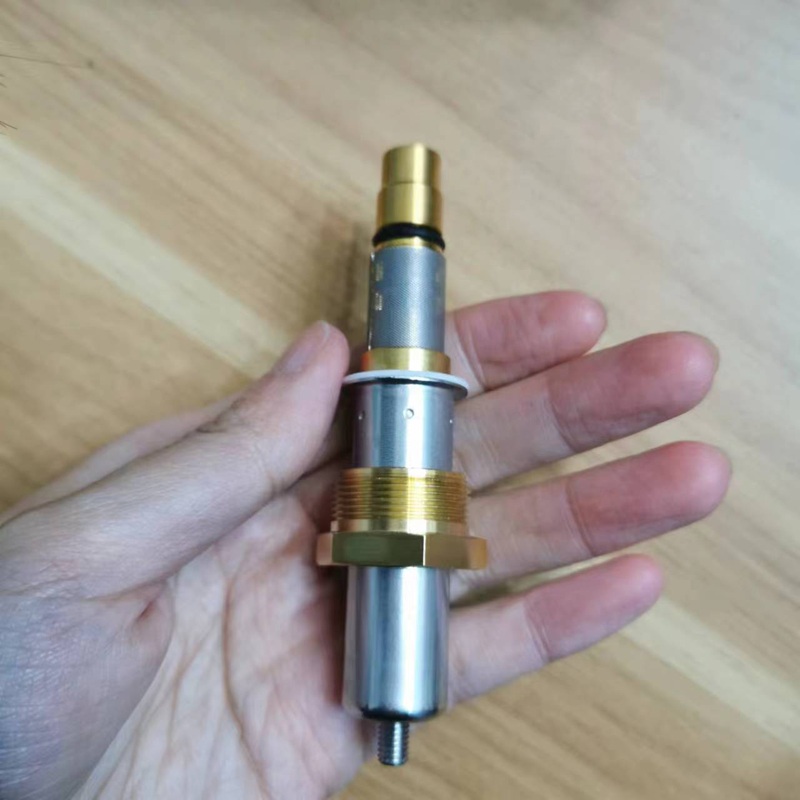 Front view of electronic expansion valve spool assembly