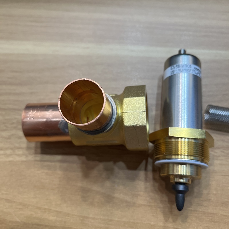 Valve port upward, showing double copper brazed ends