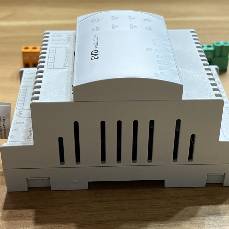 ide view of the device, showing the overall profile and heat dissipation slots.