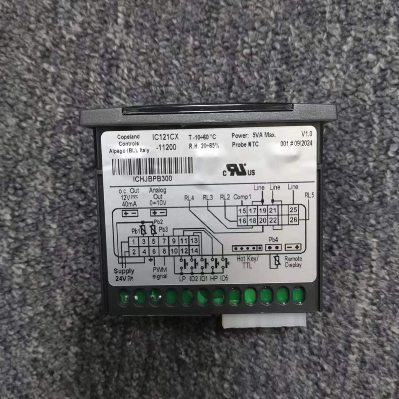 Wiring label side of temperature controller, printed circuit diagram with green terminal blocks