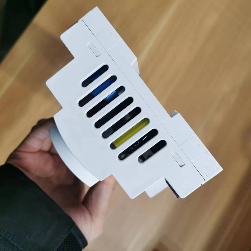 Controller housing side with cooling slots