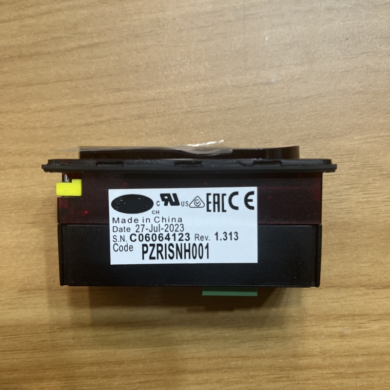 Close-up of the side label on the temperature controller