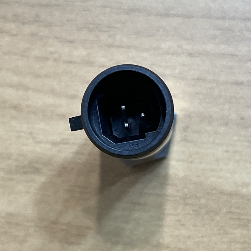Close-up of the pressure sensor's top connector