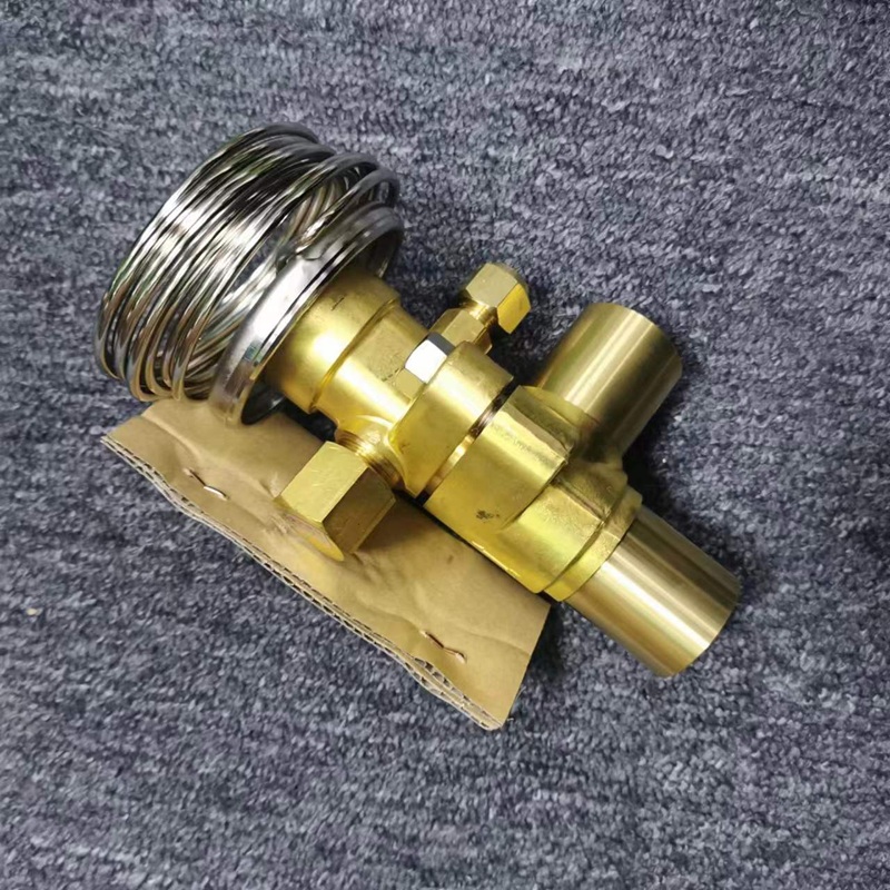 Side full shot of expansion valve body