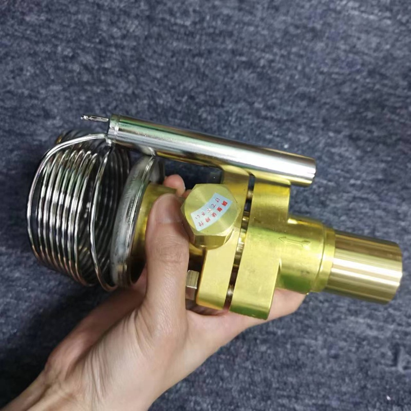 Shoot of valve adjusting screw side