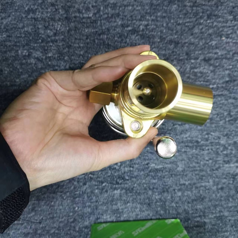 Close-up of inner valve core port