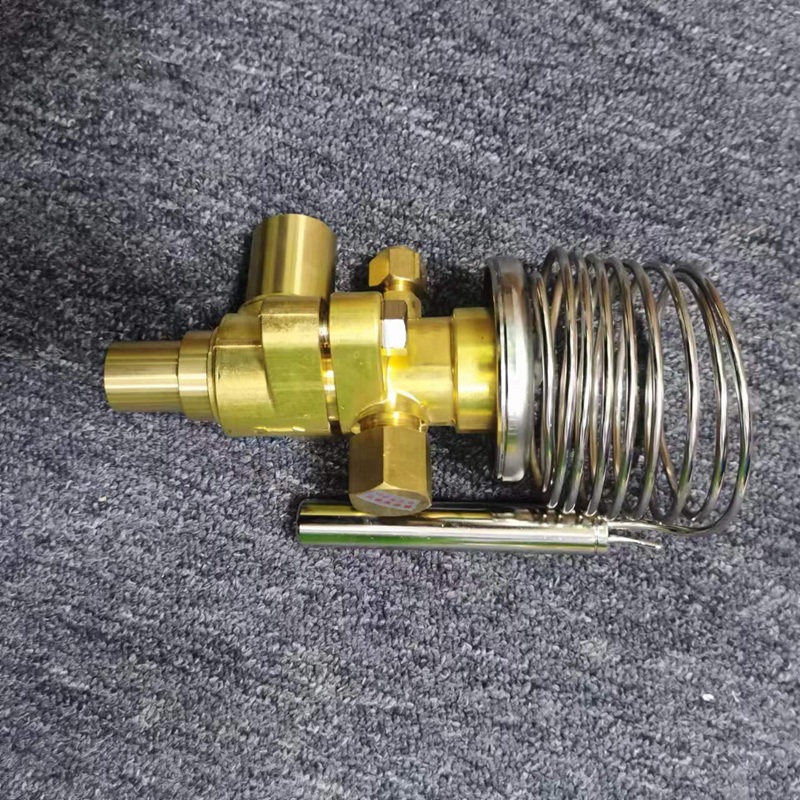 Side view of expansion valve body, equalizer fitting and sensing parts
