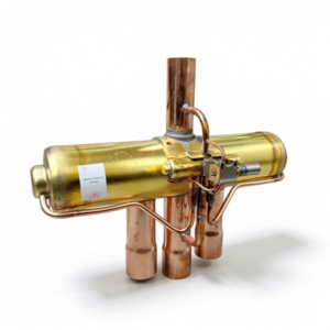 4‑way reversing valve oblique view, complete pipeline structure